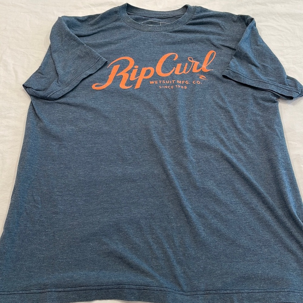 Men’s rip curl graphic tshirt size large regular fit